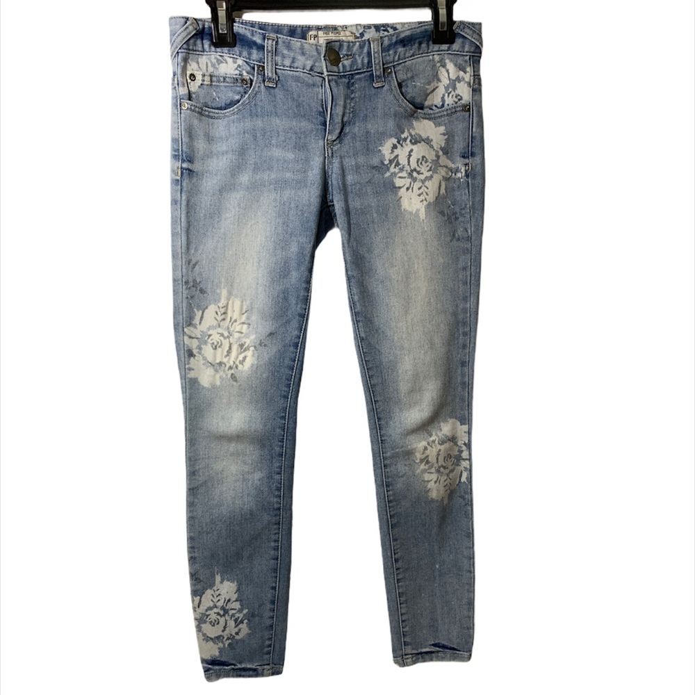 FREE PEOPLE Flower Dyed Jeans Size 26